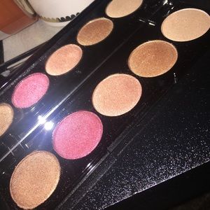 Eyeshadow palette